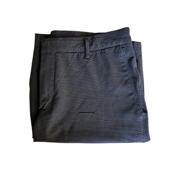 NIKE Golf Standard Fit Dri-Fit Stretch Black Gray Striped Shorts Mens 32 - Picture 6 of 6